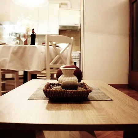 Luciana Apartman *